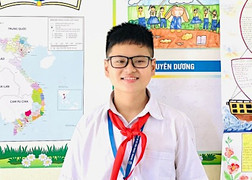 Bộ trưởng GD&ĐT tặng bằng khen học sinh lớp 7 cứu người thoát đường ray tàu hoả