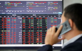 VN-Index giảm hơn 12 điểm, thanh khoản vẫn bùng nổ 20.000 tỷ đồng