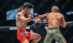 Võ sĩ tung loạt 49 cú đấm hạ gục đối thủ