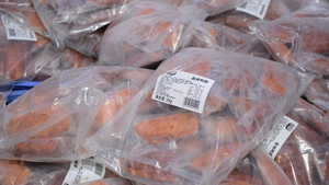 Hà Nội: Phát hiện hơn 1 tấn thịt gà, vịt đông lạnh không nguồn gốc