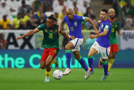 Trực tiếp bóng đá Cameroon 1-0 Brazil: Aboubakar nhận thẻ đỏ sau khi ghi bàn
