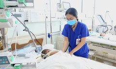 Trẻ 2 tuổi viêm não, liệt mềm toàn thân do biến chứng sau nhiễm virus Adeno