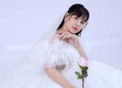 Sao Việt 5/12: Cát Phượng chụp ảnh cưới cùng 'người đàn ông đặc biệt'