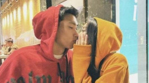 Đoàn Văn Hậu 'khóa môi' Doãn Hải My: Cặp đôi vàng của làng bóng đá Việt Nam