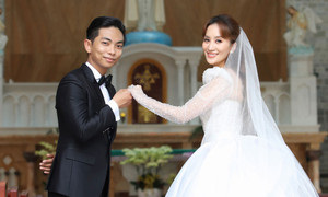 Phan Hiển: Tôi thuyết phục Khánh Thi hát trong đám cưới nhưng cô ấy sợ sẽ khóc