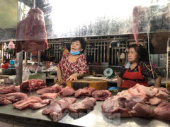 Mua bán ế ẩm nhất trong 30 năm, giá thịt heo, gà đang tuột dốc