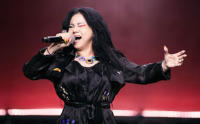 'Nữ hoàng nhạc rock' Ngọc Ánh tái xuất trong show của NTK Hà Linh Thư