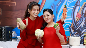 Mẹ chồng Phương Trinh Jolie: 'Trai hay gái cháu nào cũng thương, có cháu là quý'