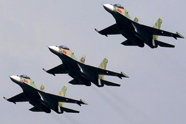 Triển lãm Quốc phòng 2022: Không quân Việt Nam trình diễn trên bầu trời Hà Nội