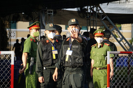  An ninh thắt chặt tại phiên tòa xét xử CEO Công ty Alibaba và đồng phạm