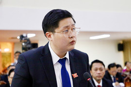 Đại biểu HĐND Cần Thơ chất vấn giám đốc sở giáo dục về lạm thu