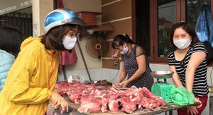 Giá thịt lợn tại chợ bất ngờ giảm mạnh