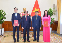 Bộ Ngoại giao trao quyết định của Thủ tướng cho hai tân thứ trưởng