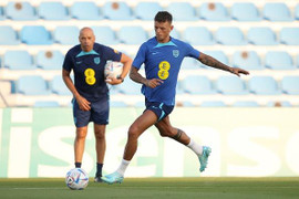 Hậu vệ tuyển Anh bị đuổi khỏi World Cup vì xích mích với trợ lý HLV