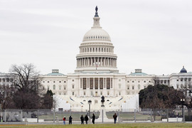 Hạ viện Mỹ thông qua dự luật chi tiêu quốc phòng kỷ lục