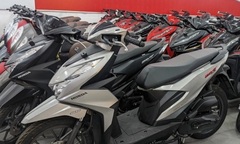 Xe máy nhập khẩu rớt giá mạnh