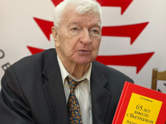 'Ký ức 65 năm cùng Việt Nam' của nhà Việt Nam học Evgeny Kobelev