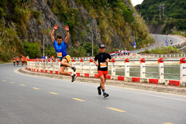 Trọn vẹn niềm vui trên cung đường OneWay Marathon Cát Bà tuyệt đẹp
