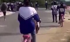 Thanh Hoá: Xác minh clip nhóm học sinh đánh nhau sau giờ tan trường