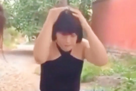 Chồng giả gái để thoát cuộc 'truy lùng' của vợ