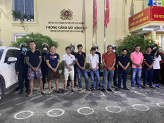 Triệt phá nhóm giang hồ tổ chức cá độ bóng đá quy mô, có cả súng ngắn