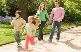 Có điều gì sai sai trong bức ảnh gia đình này?