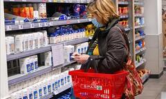 Hungary gia hạn áp giá trần với thực phẩm thiết yếu