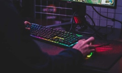 Phụ huynh thuê game thủ chuyên nghiệp đánh bại con trai trong trò chơi điện tử