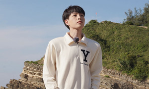 Đức Phúc thừa nhận đang đau khổ trong tình yêu