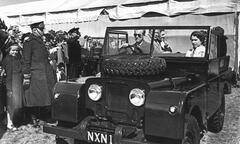 Chiếc Land Rover từng 12 năm phục vụ Nữ hoàng Anh được tìm thấy trong nhà kho