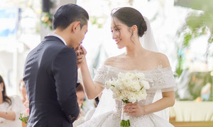 Khánh Thi đẹp lộng lẫy trong hôn lễ tại nhà thờ