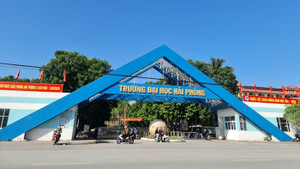 Bị yêu cầu rời khỏi ký túc ngày giá rét, sinh viên Đại học Hải Phòng 'khóc thét'