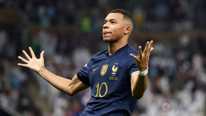 Mbappe lập kỷ lục trăm năm có một, vượt Messi giành giải vua phá lưới World Cup