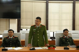 Thưởng nóng ban chuyên án phá đường dây tàng trữ 5kg ma tuý và súng đạn ở Huế