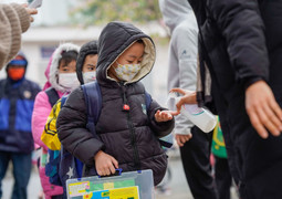 Trời rét dưới 10 độ C, Hà Nội sẽ cho học sinh mầm non, tiểu học nghỉ học