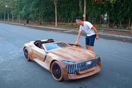Ông bố Việt chế Audi đời mới nhất bằng gỗ, có thể đi được tặng con gái