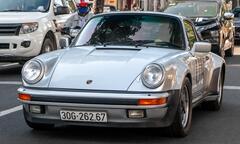 Porsche 930 Turbo hàng hiếm xuất hiện tại TP.HCM