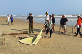 Thi thể vô danh trôi dạt vào cảng biển ở Hà Tĩnh