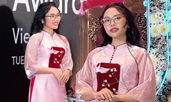 Vẻ nền nã mà cá tính của Phương Mỹ Chi trong tà áo dài