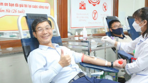 Chuyện những người chia sẻ dòng máu hiếm cứu người