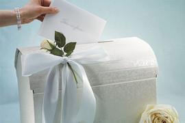 'Cắn răng' mùa cưới: Lương thấp hơn giúp việc vẫn liên tục ăn cỗ giá cao