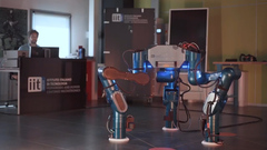 Robot ba chân có thể di chuyển linh hoạt bên ngoài tàu vũ trụ