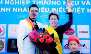 Cần lên án đơn vị trao danh hiệu 'Nhà thơ thế giới' cho bà Tống Thu Ngân