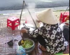 Thông tin mới vụ người bán bún đổ thức ăn thừa vào nồi nước dùng ở Khánh Hòa