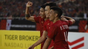 Tiến Linh, Hoàng Đức cứu Văn Toàn khỏi một ngày 'đen tối'