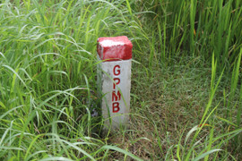 Đình chỉ một chủ tịch thị trấn để dân xây dựng trái phép trên đất dự án cao tốc