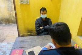 Tạm giữ người đàn ông nối điện vào cổng nhà người tình