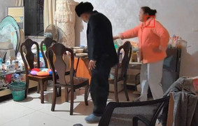 Con dâu ốm không làm được việc nhà, mẹ chồng cho tiền bắt ly hôn