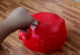 Nuôi heo đất tiết kiệm để tham gia BHXH tự nguyện