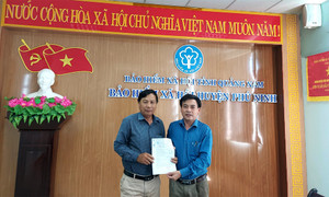 Tham gia BHXH tự nguyện 20 năm, người dân ở Quảng Nam 'hái quả ngọt'